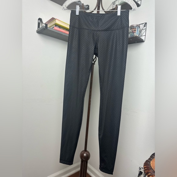 Wunder Train High-Rise Crop lululemon Like New polka dots black size 6old style - Picture 2 of 7